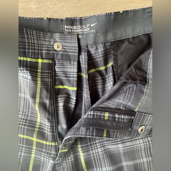 Nike Golf‎ Tour Performance Green Gray Plaid Shorts Size 36 - Picture 7 of 7